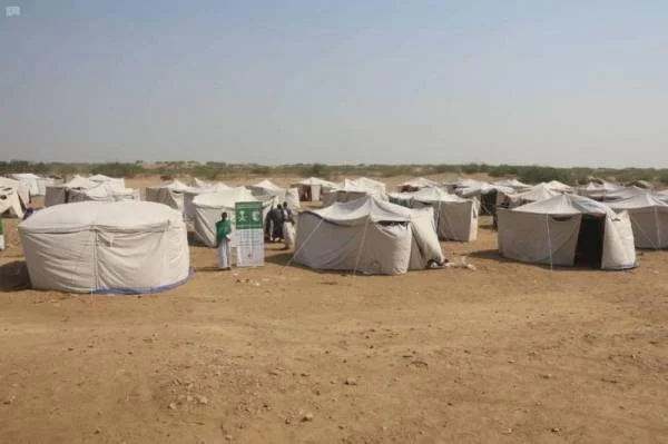 "سلمان للإغاثة" يواصل توزيع المساعدات الإيوائية لمتضرري سيول السودان