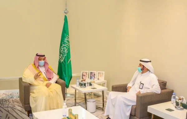 أمير الباحة ووزيرُ الصحة يبحثانِ تطور المشاريع الصحية والمتعثرة