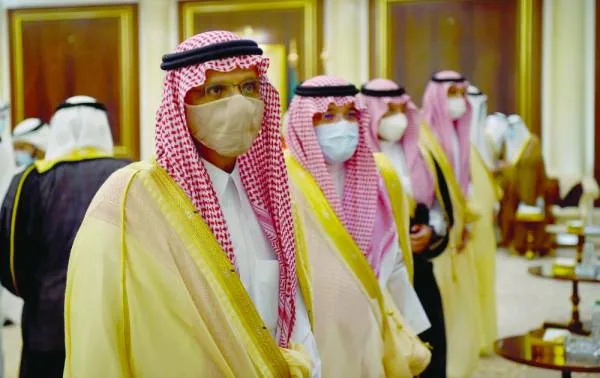 أمير الكويت يستقبل أمراء سعوديين قدموا التعازي في وفاة الشيخ صباح الأحمد