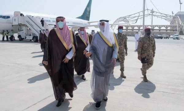 أمير الكويت يستقبل عدداً من الأمراء المعزين في وفاة الشيخ صباح الأحمد