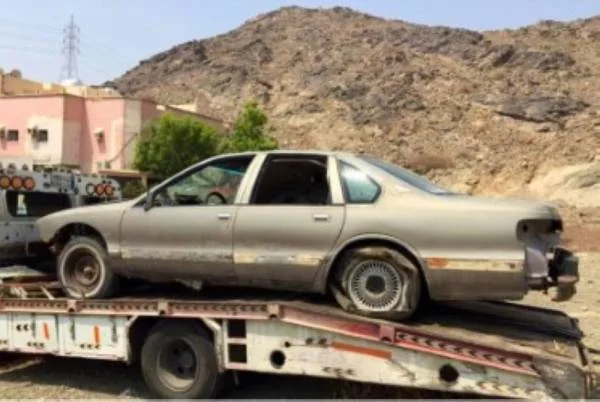 مكة المكرمة : إغلاق محطة وقود وإزالة 39 سيارة خربة وهياكل تالفة بالعزيزية والمعابدة