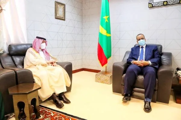 قطان يبحث مع وزير خارجية موريتانيا سبل تعزيز العلاقات الثنائية