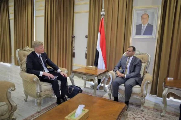 وزير خارجية اليمن يناقش عملية السلام مع رئيس بعثة الاتحاد الأوروبي