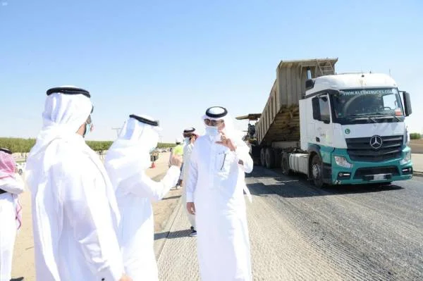وزير النقل يتفقد طريق الرياض - الطائف