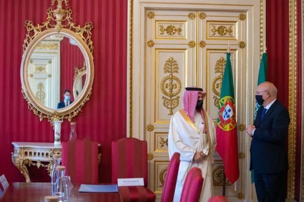 وزير الخارجية يستعرض مع نظيره البرتغالي جهود المملكة خلال رئاستها لمجموعة الـ20
