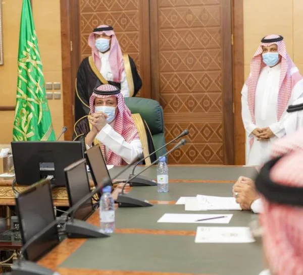أمير منطقة الباحة يرأس اجتماع لجان التعديات بالمنطقة