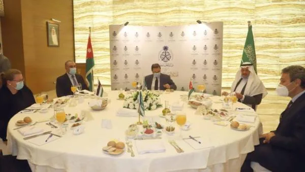 سفارة المملكة في الأردن تتناقش مشاركة عمّان في قمة الـ20
