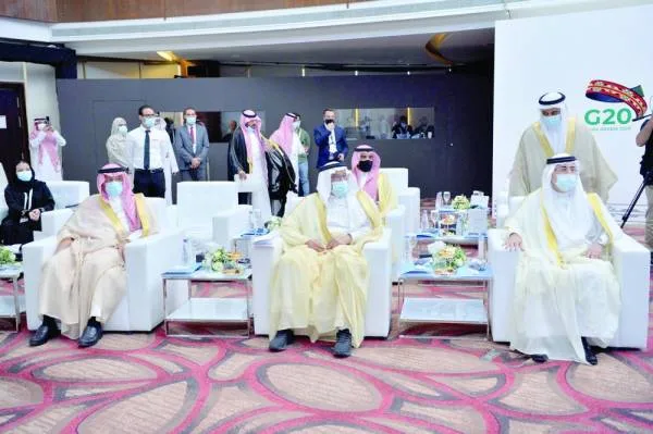 أمير الرياض يفتتح المؤتمر العالمي الأول للموهبة والإبداع