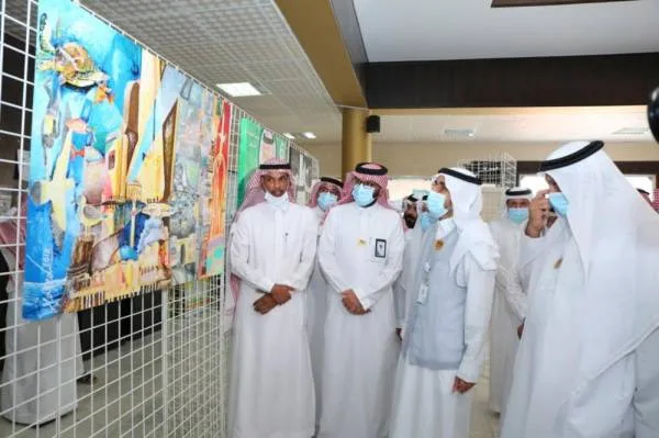 مدير تعليم جدة يدشن معرض "بيعة ملك وهيبة وطن"