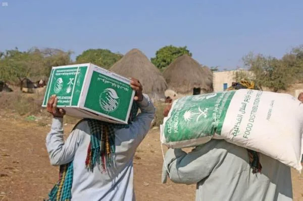 "سلمان للإغاثة" يوزع 167 طنًا من المواد الغذائية للمتضررين من السيول في باكستان