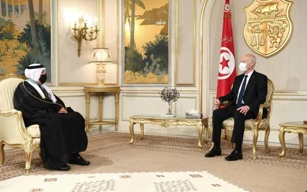 الرئيس التونسي يودع السفير العلي بوسام ​الجمهورية التونسية