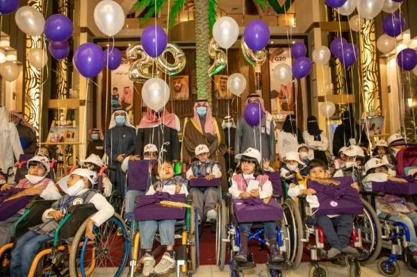 نائب أمير حائل يرعى حفل جمعية ذوي الإعاقة ويشهد توقيع اتفاقيات