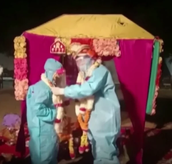 الهند : العروس مريضة بكورونا والعريس مصر عل الزواج