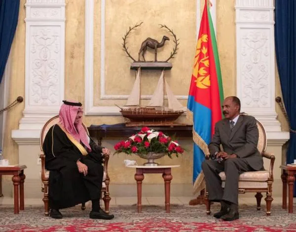 وزير الخارجية يبحث مع رئيس إريتريا سبل تعزيز العلاقات الثنائية