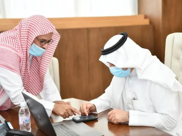 رئيس جامعة الباحة يدشن حملة "وطنٌ وانتماء" الإلكترونية