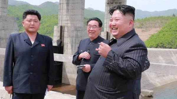 زعيم كوريا الشمالية يواجه "كورونا" بإعدام تجار العملة