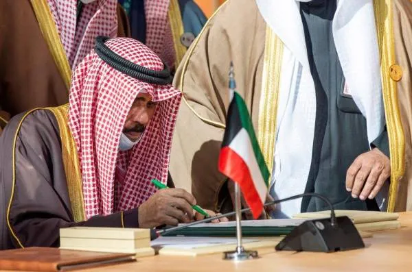 أمير الكويت يعرب عن شكره لخادم الحرمين ويشيد بما توصلت إليه القمة الخليجية