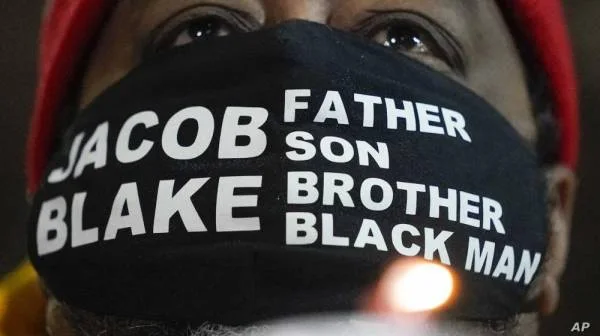 لا ملاحقات قضائية لأي شرطي في إصابة الأميركي الأسود جاكوب بليك