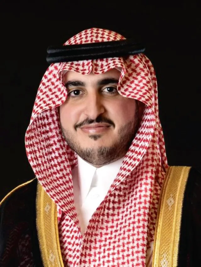 أمير الجوف يشيد بتقليص مدة المعاملات بالإمارة 50%