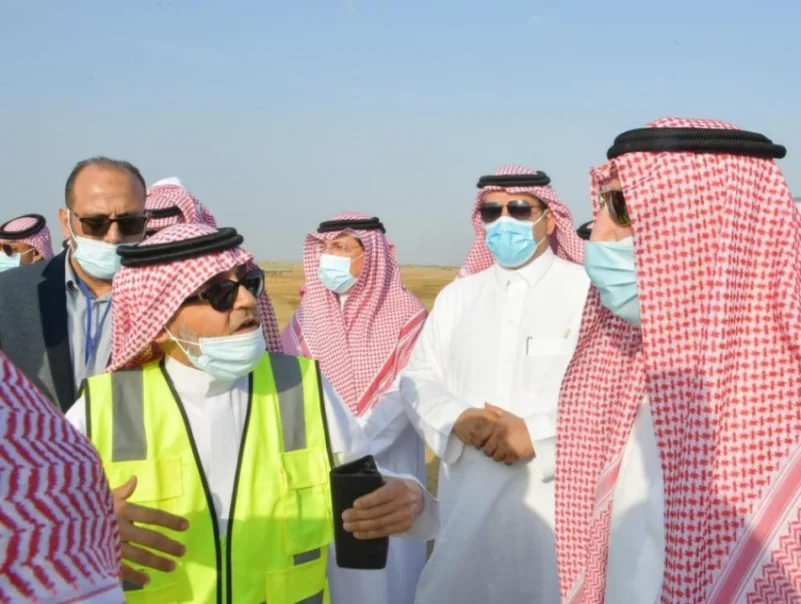 أمير جازان يتفقد سير العمل بمشروع مطار الملك عبدالله بن عبدالعزيز بالمنطقة