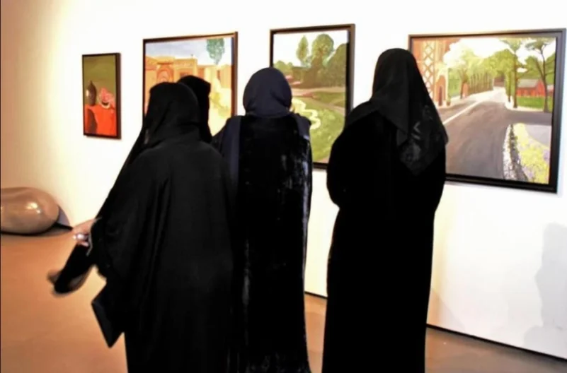 "هن وهم ونحن".. لوحات تشكيلية لأمهات سعوديات في فضاء الرياض