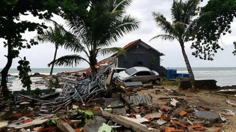 زلزال بقوة 7.1 درجات يضرب إندونيسيا وجنوب الفلبين