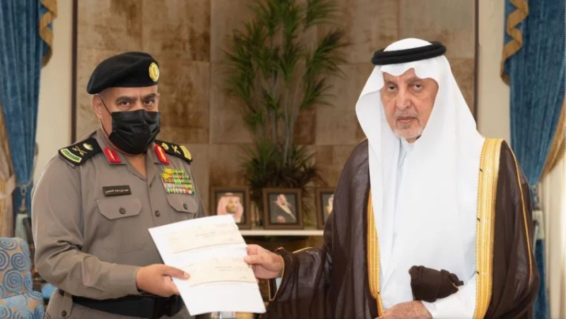 أمير مكة يكرم عدداً من رجال الأمن ومكافحة المخدرات بالمنطقة