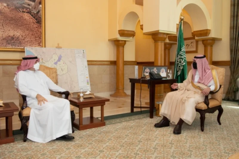 نائب أمير مكة يستقبل مدير الأحوال المدنية بالمنطقة