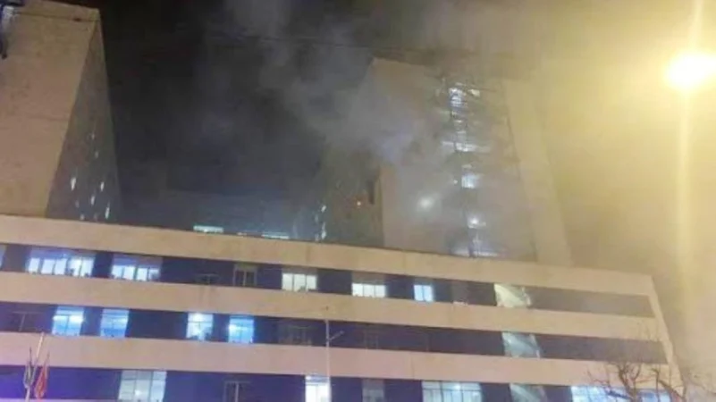 مصاب بكورونا يحرق المستشفى الذي يعالجه