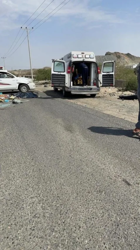 حادث مروري بطريق جدة مكة السريع يودي بحياة شخص وإصابة 16