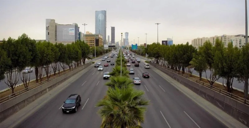 أمانة الرياض تبدأ بتركيب منظمات الدخول الذكية على طريق الملك فهد