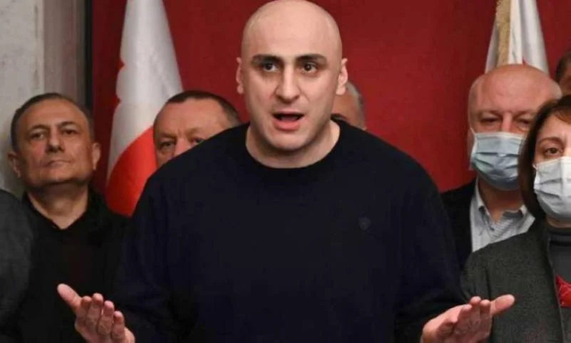 جورجيا تعتقل زعيما للمعارضة وتستخدم "المسيل" في مداهمة لمقر حزبه