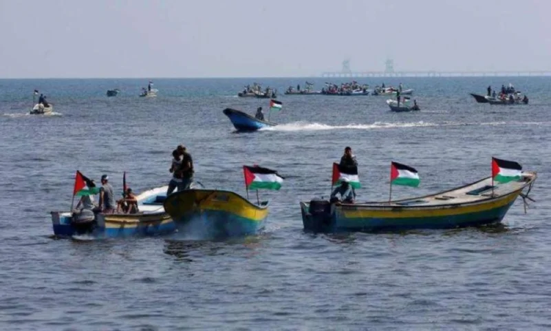 "زوارق الاحتلال" تهاجم الصيادين في بحر غزة