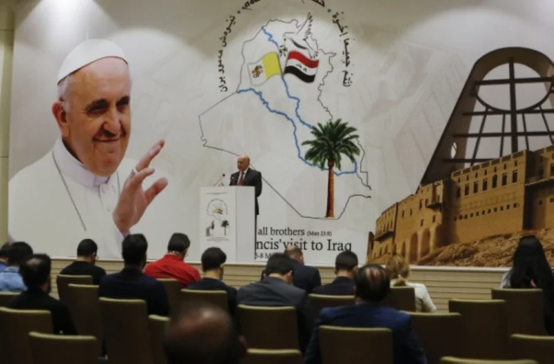 البابا يدعو العراقيين إلى "المصالحة" عشية توجهه إلى بغداد