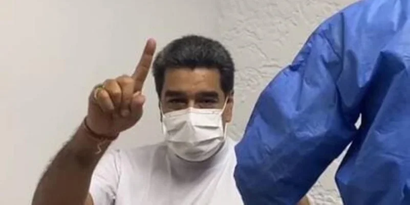 فنزويلا.. مادورو يتلقى جرعة من "سبوتنيك-في"