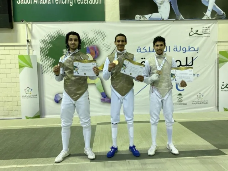 "مدارس الرياض" يتصدر المراكز الثلاثة الأولى في "بطولة المبارزة"