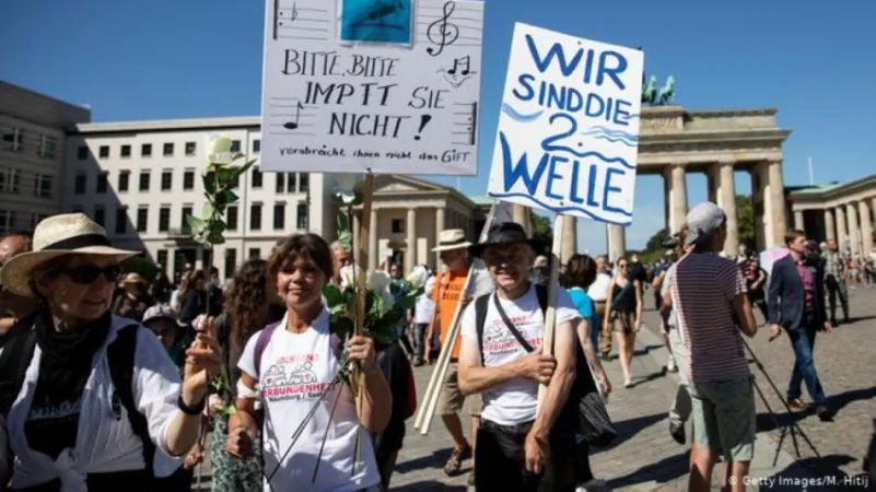 ألمانيا.. تظاهرات ضد القيود المفروضة لاحتواء "كورونا"