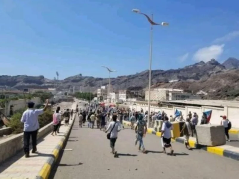 حكومة اليمن: اقتحام "معاشيق" اعتداء على الدولة والقانون