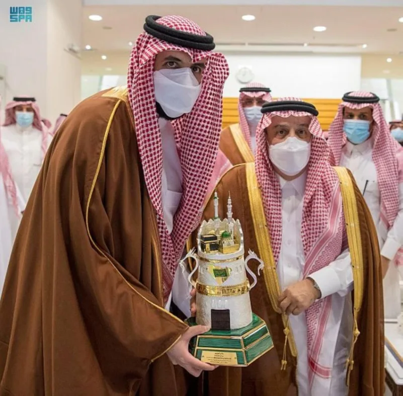 أمير الرياض يتوج اسطبل سعود بن سلمان بـ"كأس المؤسس" للفروسية