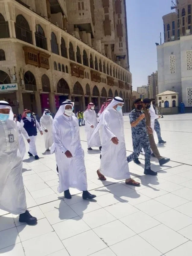وزير الحج يتفقد مراكز استقبال المعتمرين والمصلين