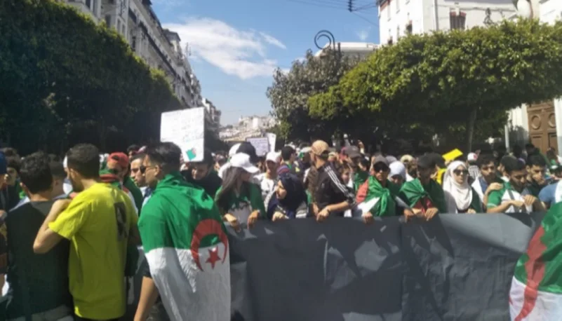 الجزائر.. تظاهرة طلابية رفضا للانتخابات