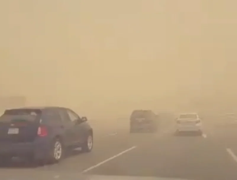 غبار كثيف يغطي عدة مدن وعودة الأجواء الطبيعية لجدة