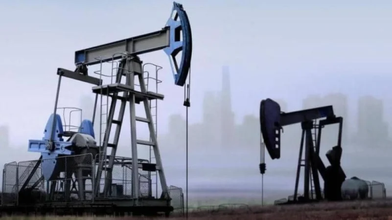 إنخفاض جزئي في أسعار النفط رغم اضطراب الملاحة في قناة السويس