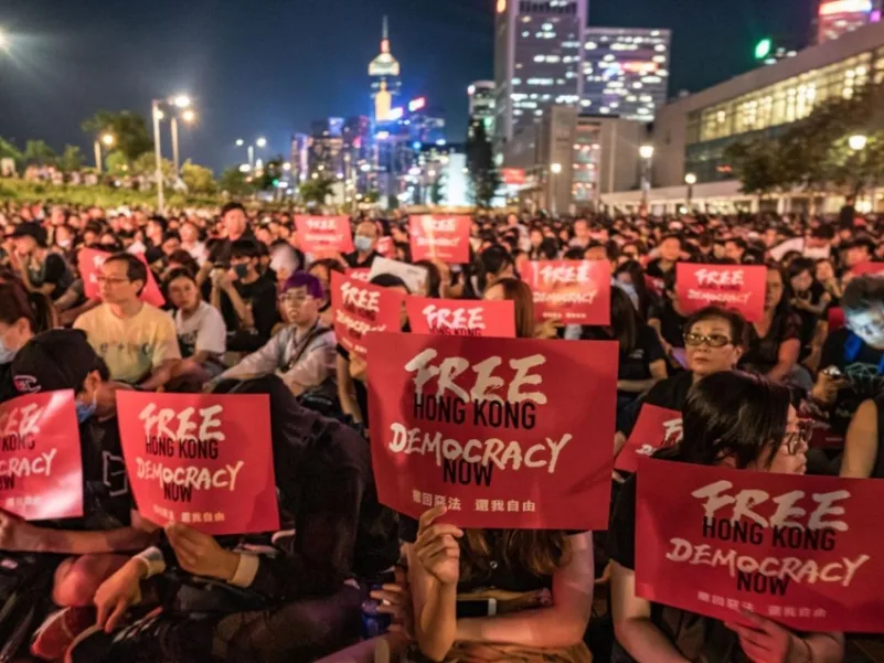 الصين تحكم قبضتها على لنظام هونغ كونغ