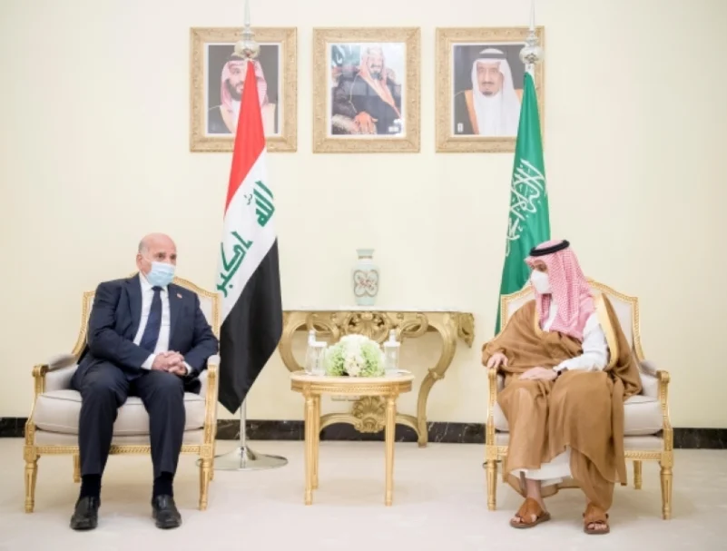 وزير الخارجية يبحث مع نظيره العراقي سبل تعزيز العلاقات