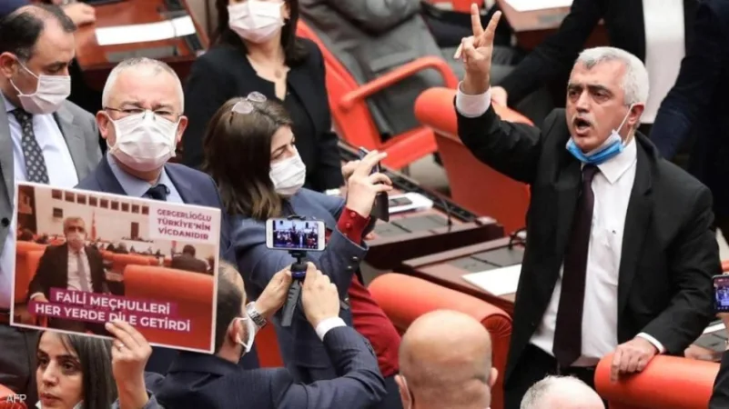 اعتقال مشرع كردي جرّد من مقعده في البرلمان التركي