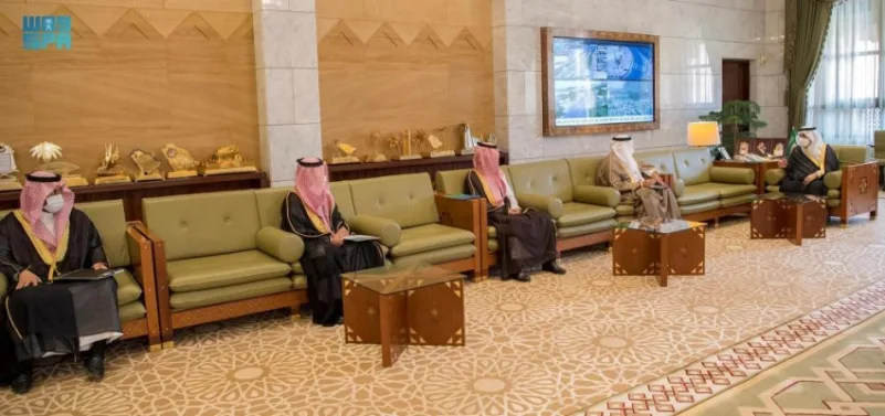 أمير الرياض يطلع على إنجازات فرع "الغذاء والدواء" بالقطاع الأوسط