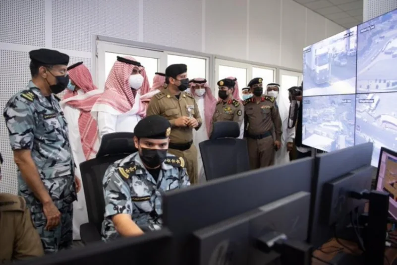 نائب أمير مكة يتفقد إجراءات سلامة المعتمرين والمصلين بالحرم