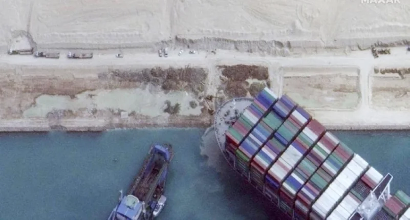 مصر تطلب 916 مليون دولار تعويض في أزمة السفينة الجانحة