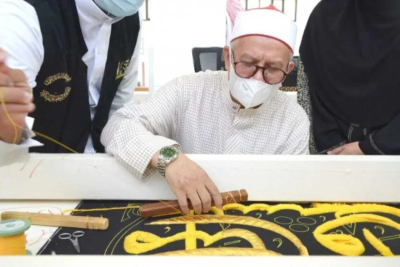 وزير الشؤون الإسلامية الماليزي يزور مجمع الملك عبدالعزيز لكسوة الكعبة المشرفة